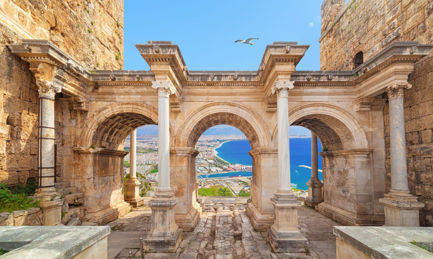 /api/cms/uploads/Hadrian_Gate_1109144_9aea3e5aa4.jpg