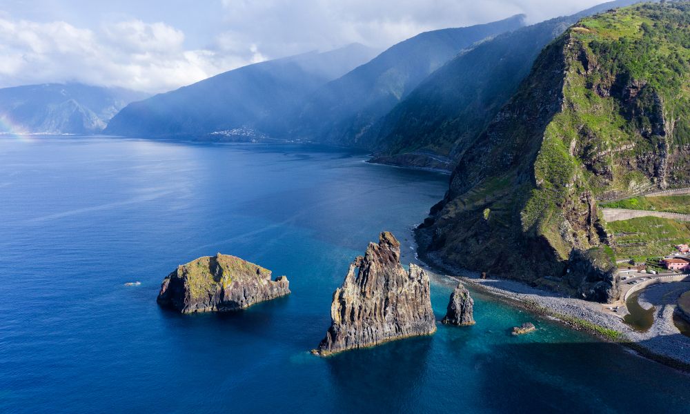 /api/cms/uploads/portugal_madeira_b23f774d2c.jpg