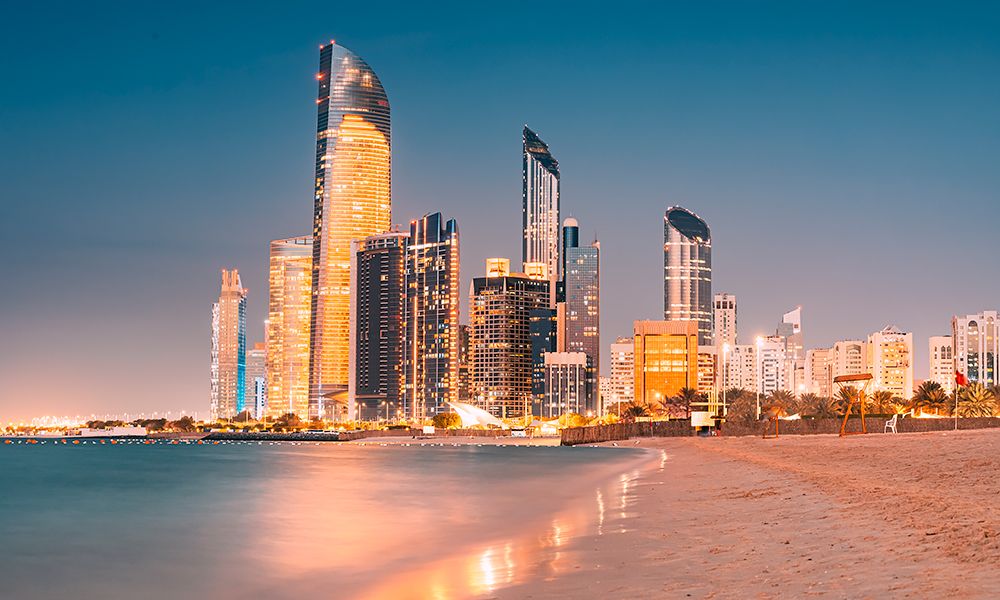 /api/cms/uploads/uae_dubai_Corniche_Beach_8165b858e8.jpg