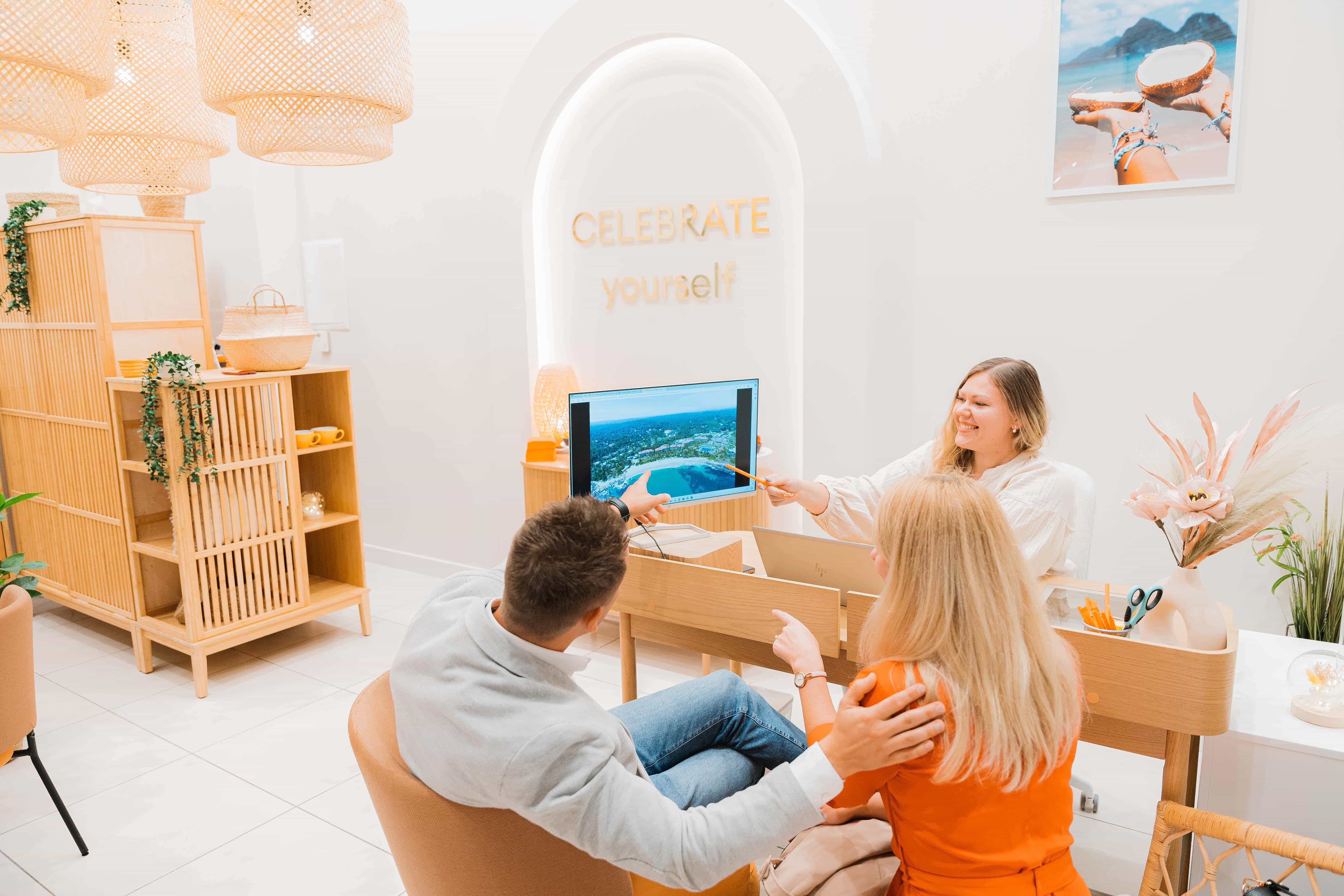 Domina Travel Shop 8