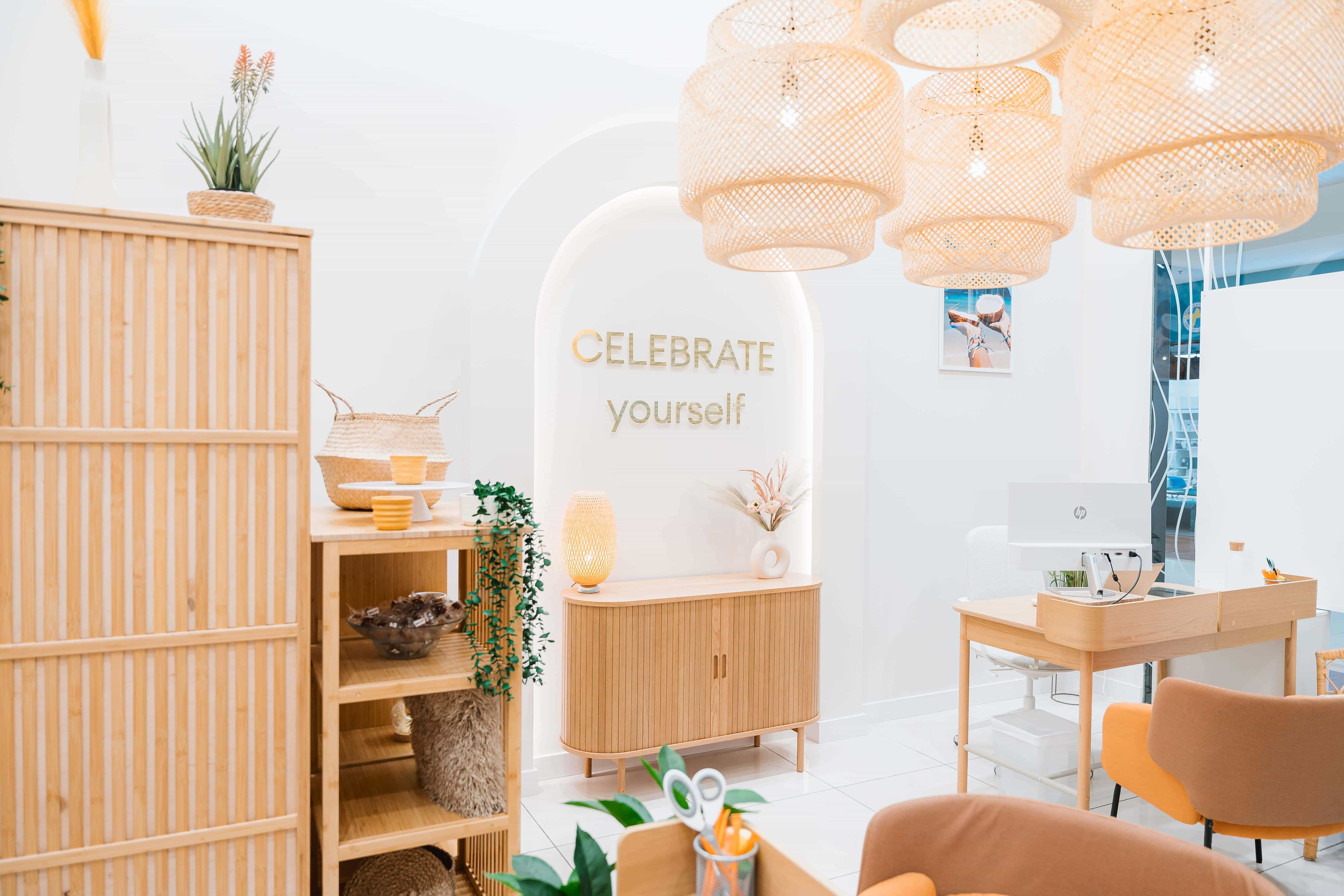 Domina Travel Shop 4